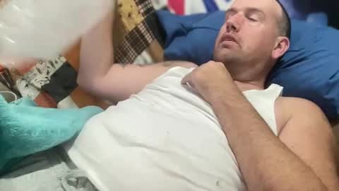 Snapshot of bigcocksuckingslut chatting on 11-04-25, 01:27 bigcocksuckingslut online show from 11-04-25, 01:27