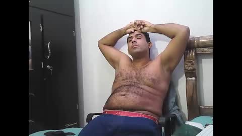 Snapshot of bigdick8510 chatting on 09-30-25, 03:44 orlando online show from 09-30-25, 03:44