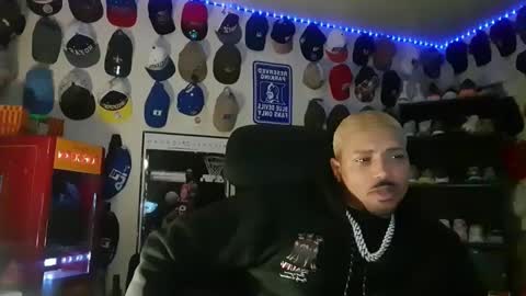 Snapshot of bigdickwj chatting on 09-09-25, 01:49 QuietboyWill online show from 09-09-25, 01:49