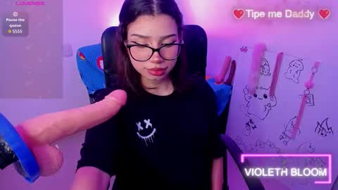 Snapshot of bigfinger125 chatting on 03-04-26, 09:15 Lucy and Fred online show from 03-04-26, 09:15