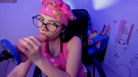 Snapshot of bigfinger125 chatting on 03-07-26, 07:38 Lucy and Fred online show from 03-07-26, 07:38