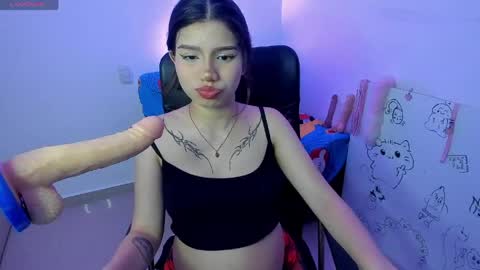 Snapshot of bigfinger125 chatting on 03-25-26, 07:58 Lucy and Fred online show from 03-25-26, 07:58