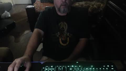 bighugmugg online show from 11-21-25, 12:15