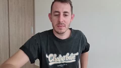 Snapshot of bigonehott chatting on 10-18-25, 07:25 online show from 10-18-25, 07:25