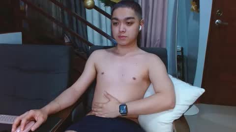 Snapshot of bigshowforyouxx chatting on 12-16-25, 10:42 Jay online show from 12-16-25, 10:42