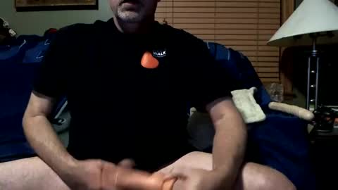 Snapshot of biguylovessuckingcock chatting on 01-21-25, 11:34 biguylovessuckingcock online show from 01-21-25, 11:34