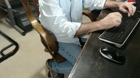 Snapshot of billy471 chatting on 12-01-24, 08:31 billy471 online show from 12-01-24, 08:31