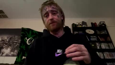 Snapshot of bimmyleanin420 chatting on 09-23-25, 04:59 bimmyleanin420 online show from 09-23-25, 04:59