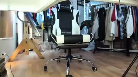 Snapshot of bisexualjay chatting on 02-19-26, 02:46 bisexualjay online show from 02-19-26, 02:46