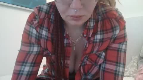 Dita online show from 11-24-25, 05:23