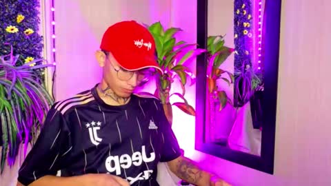  ..  .. online show from 10-18-25, 06:08