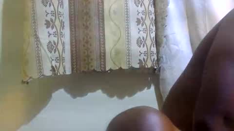 Snapshot of bitchcam_ chatting on 11-12-25, 10:15 bitchcam_ online show from 11-12-25, 10:15