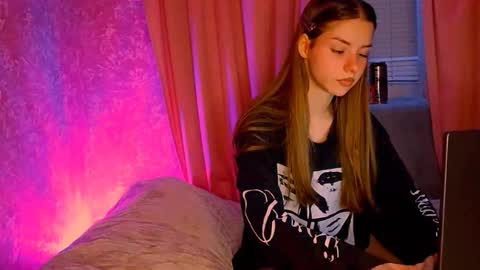 Snapshot of bitter__peach chatting on 03-02-26, 06:26 Margo online show from 03-02-26, 06:26