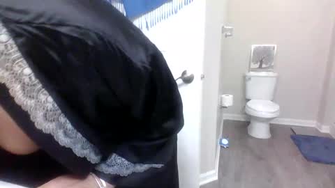 Snapshot of bj4290 chatting on 09-16-25, 04:19 bj4290 online show from 09-16-25, 04:19