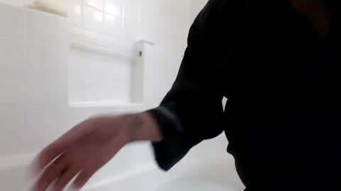 Snapshot of bj4290 chatting on 10-05-25, 04:38 bj4290 online show from 10-05-25, 04:38