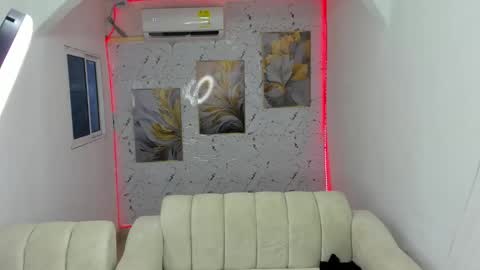 Snapshot of bj_black chatting on 09-12-25, 06:46 bj_black online show from 09-12-25, 06:46