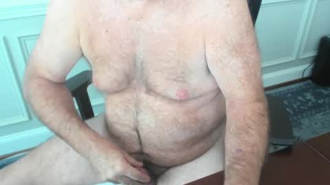 Snapshot of bkdad chatting on 10-08-25, 01:31 bkdad online show from 10-08-25, 01:31