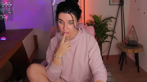 Snapshot of black___barbie chatting on 10-09-25, 08:12 Black Barbie online show from 10-09-25, 08:12