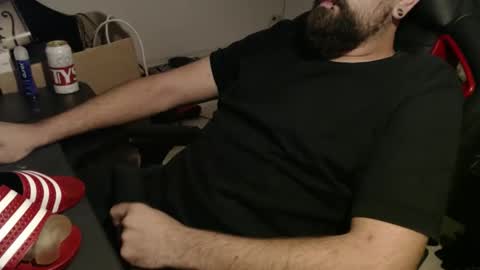 Snapshot of black_beard_slides chatting on 09-11-25, 10:32 black_beard_slides online show from 09-11-25, 10:32