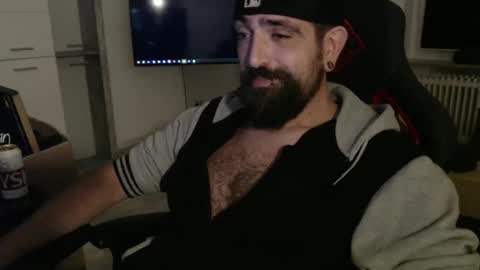 Snapshot of black_beard_slides chatting on 09-20-25, 09:05 black_beard_slides online show from 09-20-25, 09:05