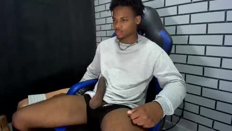 Snapshot of black_dicck chatting on 02-18-26, 01:01 tu morenito online show from 02-18-26, 01:01