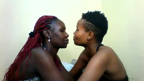 Snapshot of black_divas1 chatting on 02-21-26, 06:36 black_divas1 online show from 02-21-26, 06:36