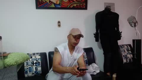 Snapshot of black_hot26 chatting on 09-29-25, 04:23 black_hot26 online show from 09-29-25, 04:23
