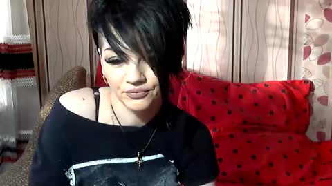 Snapshot of black_hot_01 chatting on 01-10-25, 07:04 black_hot_01 online show from 01-10-25, 07:04