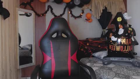 black_king_241 online show from 10-23-25, 02:55