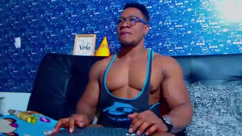 Snapshot of black_seus85 chatting on 10-26-25, 08:59 duglas online show from 10-26-25, 08:59