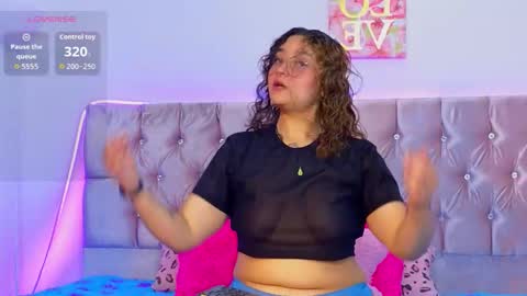 Snapshot of black_tara chatting on 02-05-26, 03:33 Tara online show from 02-05-26, 03:33