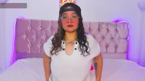 Snapshot of black_tara chatting on 02-18-26, 01:56 Tara online show from 02-18-26, 01:56