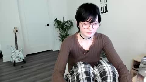 Snapshot of blackberryfizz chatting on 10-19-25, 03:34 Ella online show from 10-19-25, 03:34