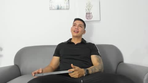 Max online show from 09-19-25, 11:33