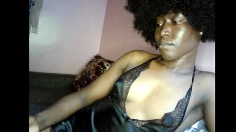 Snapshot of blackfairy01 chatting on 11-27-25, 07:43 blackfairy01 online show from 11-27-25, 07:43