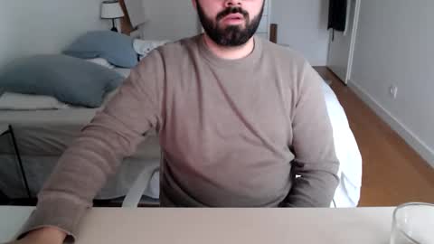 Snapshot of blackfox33 chatting on 01-09-26, 01:36 blackfox33 online show from 01-09-26, 01:36