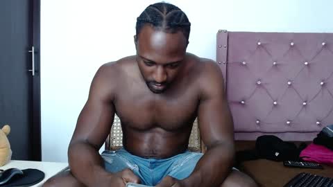 Twtter 1MikeBeckford            Onlyfns beckfordmike online show from 12-30-24, 12:11