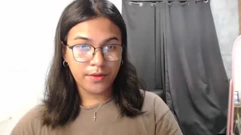 Snapshot of blackpinayts chatting on 10-25-25, 03:51 Ellez online show from 10-25-25, 03:51