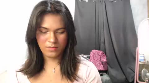 Snapshot of blackpinayts chatting on 10-30-25, 04:30 Ellez online show from 10-30-25, 04:30