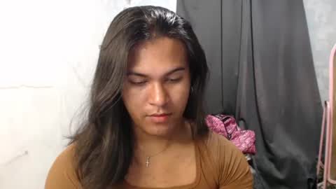 Snapshot of blackpinayts chatting on 11-21-25, 08:18 Ellez online show from 11-21-25, 08:18