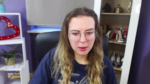 Z O E Y online show from 12-21-24, 08:07