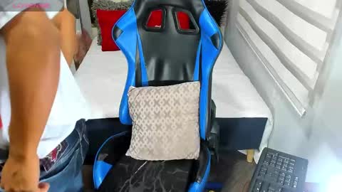 Snapshot of blacksex_boy chatting on 10-12-25, 09:41 Marlon online show from 10-12-25, 09:41