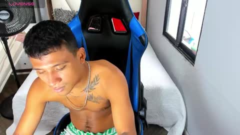 Snapshot of blacksex_boy chatting on 11-08-25, 05:34 Marlon online show from 11-08-25, 05:34