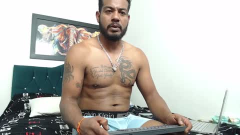Snapshot of bladehot_ chatting on 09-11-25, 08:14 Richard online show from 09-11-25, 08:14