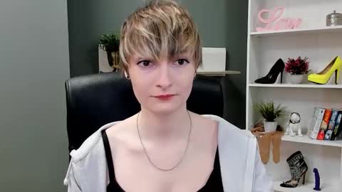 Snapshot of blair_erotic chatting on 09-25-25, 06:50 Blair online show from 09-25-25, 06:50