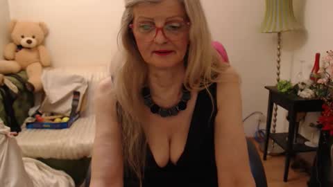 Snapshot of blairfort chatting on 01-27-25, 08:40 blairfort online show from 01-27-25, 08:40