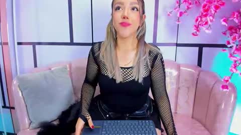 blairjones_ online show from 09-17-25, 12:29