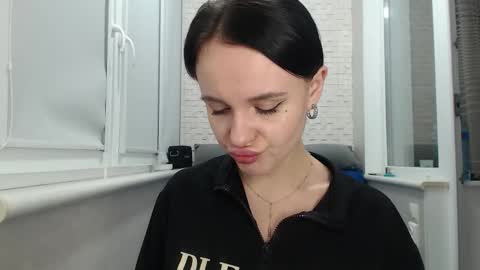 Snapshot of blairyates chatting on 11-12-25, 01:28 BlairYates online show from 11-12-25, 01:28