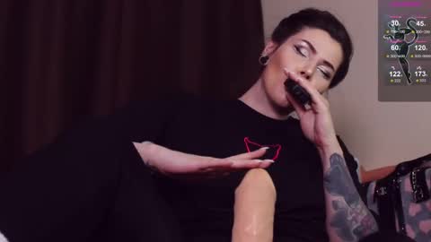 Britney online show from 02-12-25, 06:51