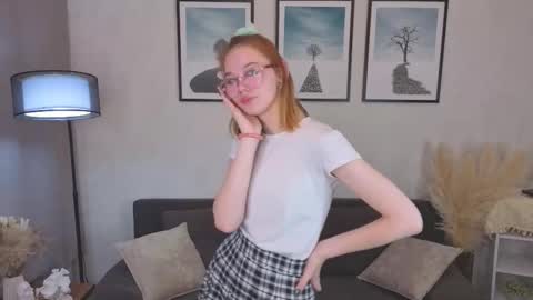 Snapshot of blakelatz chatting on 10-15-25, 11:32 Eliza online show from 10-15-25, 11:32